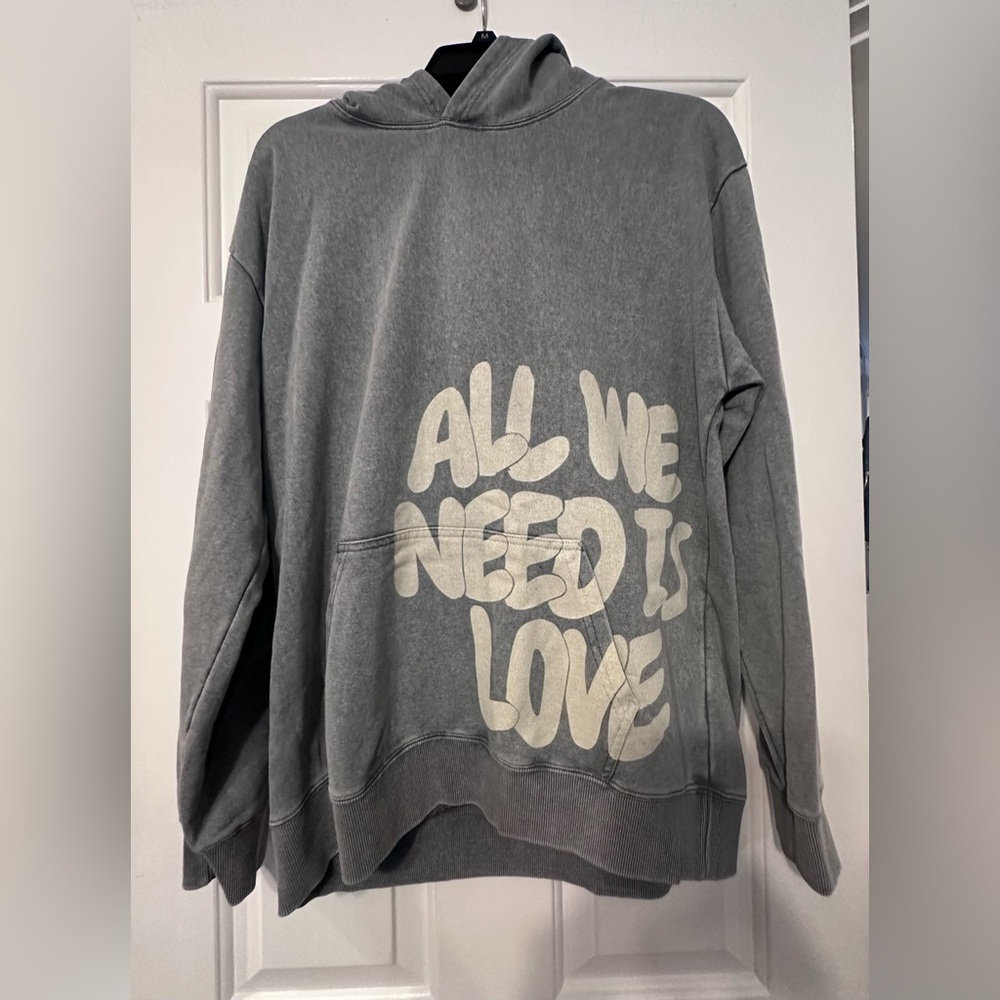 Gray Sweatshirt with 'All We Need Is Love' Print, size Small